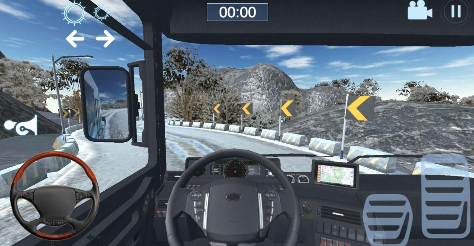 雪地卡车驾驶模拟游戏安卓版(Truck Simulator Snow Mountain)图片1