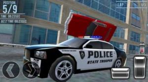警车追击撞毁汽车游戏图2